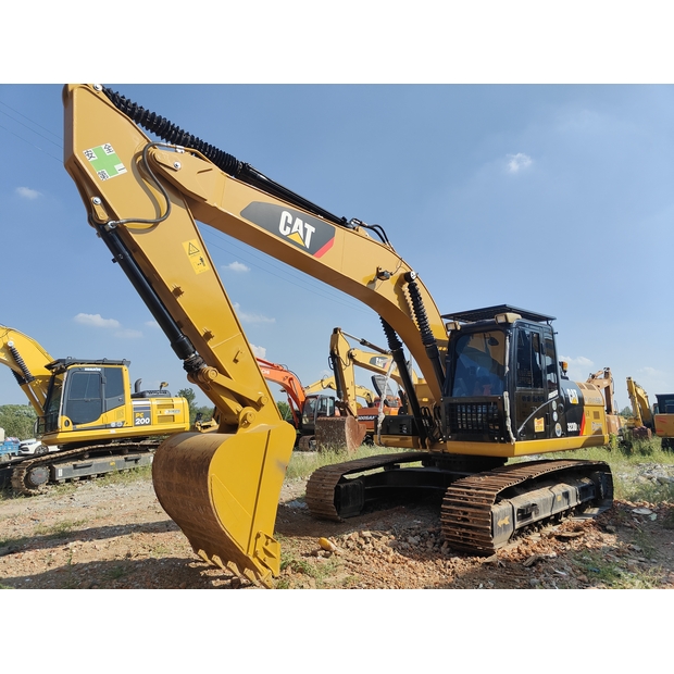 2023 كاتربيلر 323D2L-43733521