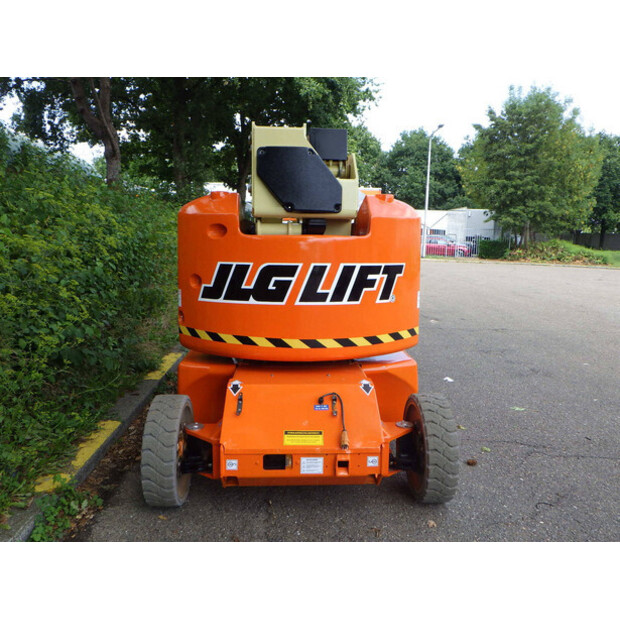 2014 JLG E400AJPN-43752307