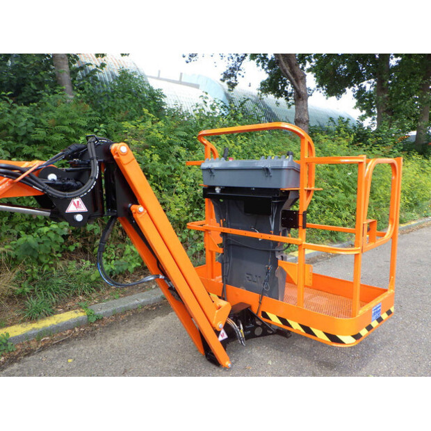 2014 JLG E400AJPN-43752309