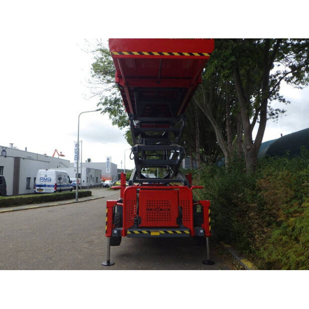 2015 سكايجاك SJ9250-43752398