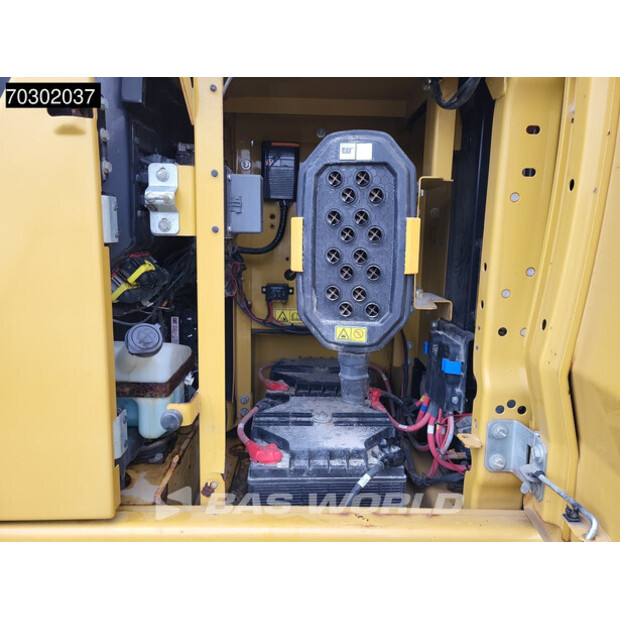 2018 كاتربيلر 323-43752724