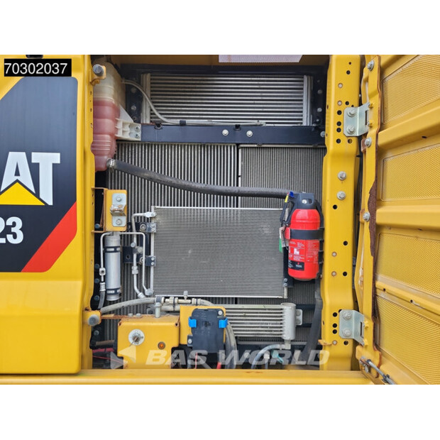 2018 كاتربيلر 323-43752725