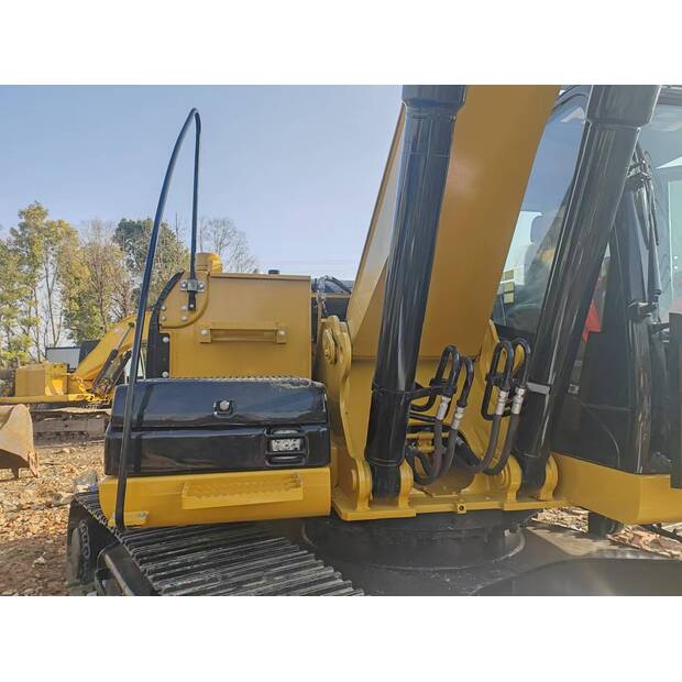 2024 Caterpillar 325D-43753229