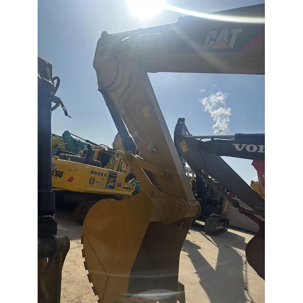 2023 Caterpillar 329D2L-43753293