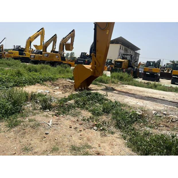 2024 Caterpillar 330D2-43753336