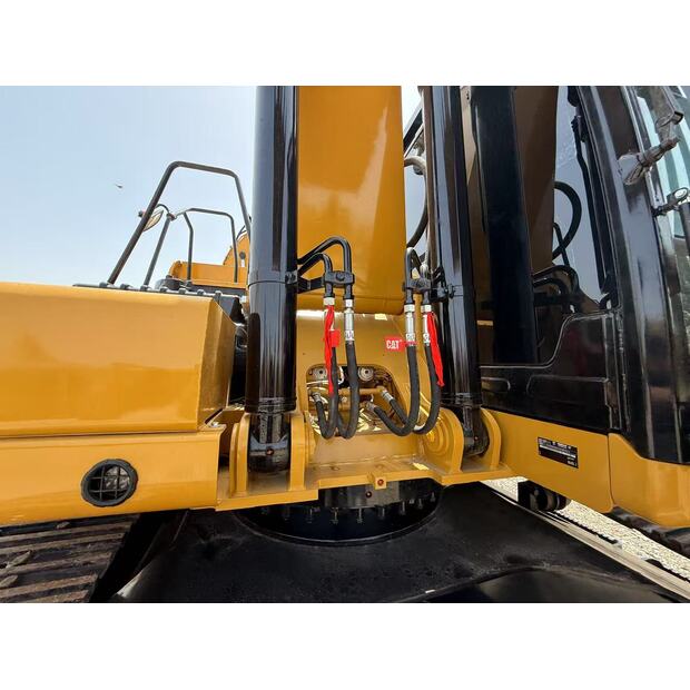 2024 Caterpillar 330GC-43753353