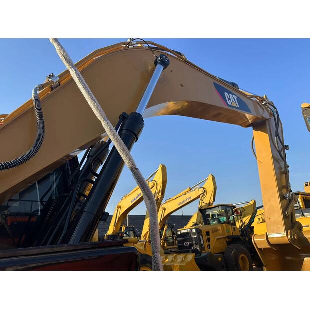 2023 Caterpillar 336D2L-43753404