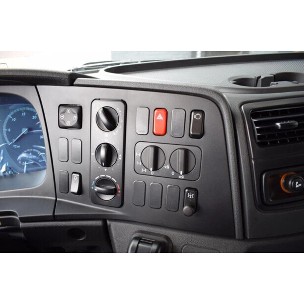 2024 مرسيدس بنز ATEGO 1725-43753666