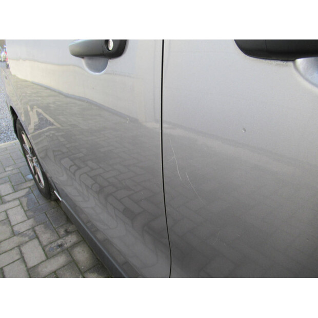 2019 Peugeot Expert-43755148