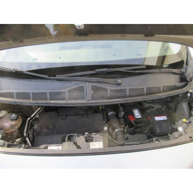 2019 Peugeot Expert-43755181