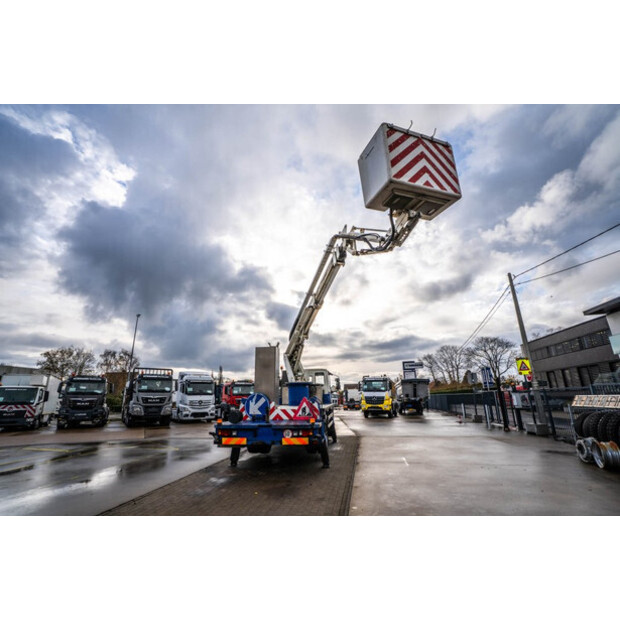 1997 ايفكو 130E18-43757101