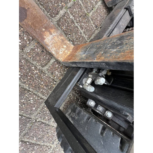 2017 Toyota 8FBM28T-43757208