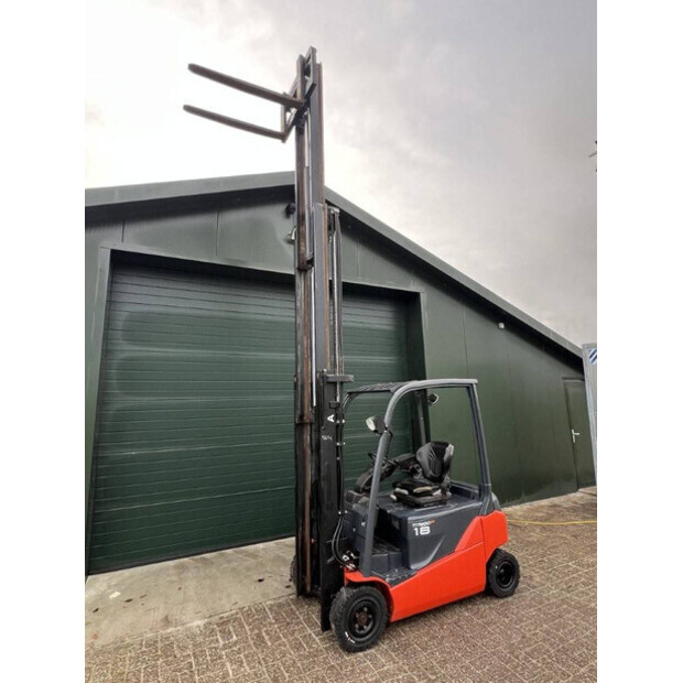 2017 Toyota 8FBM28T-43757214