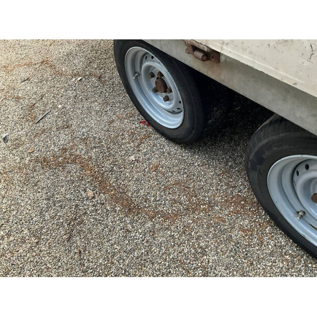 2011 Henra PL2-43757704