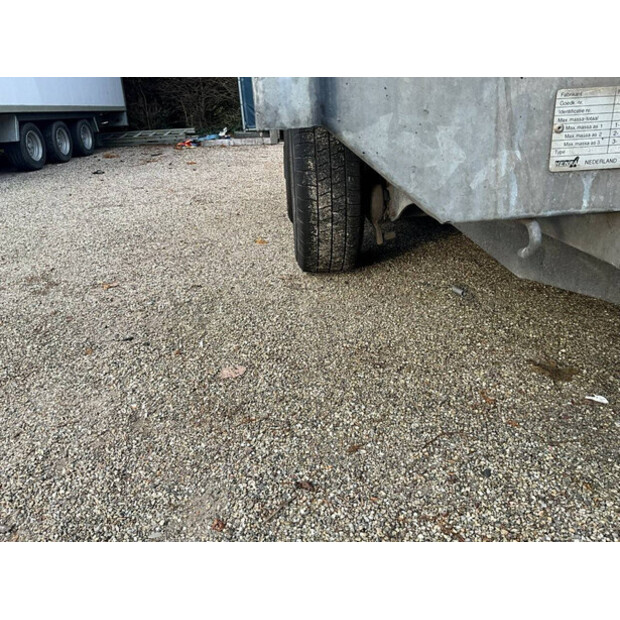 2011 Henra PL2-43757707