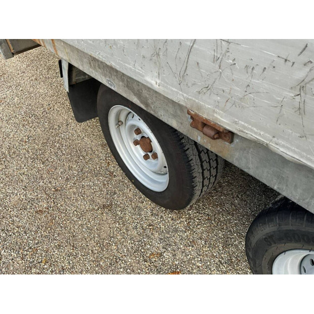 2011 Henra PL2-43757709