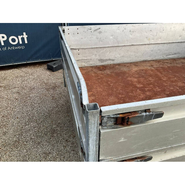 2011 Henra PL2-43757714