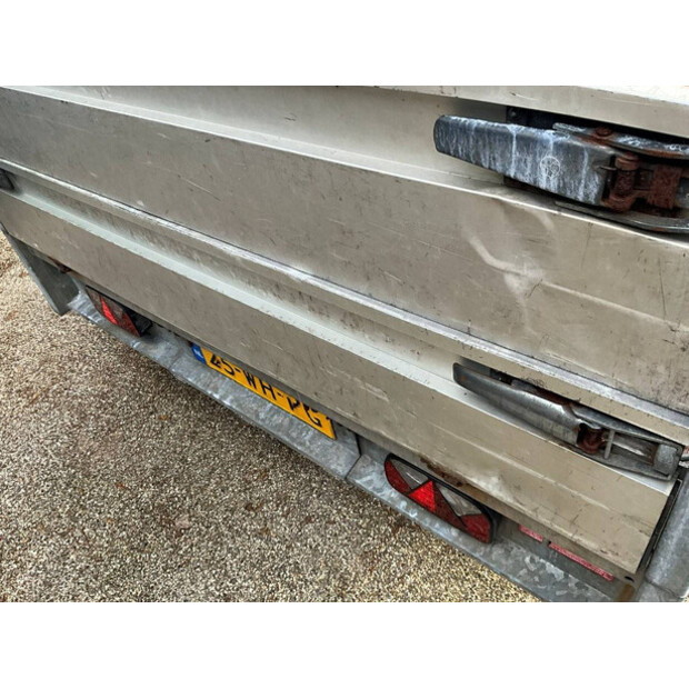 2011 Henra PL2-43757716