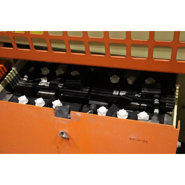 2017 جيه ال جي 4069LE-43758878