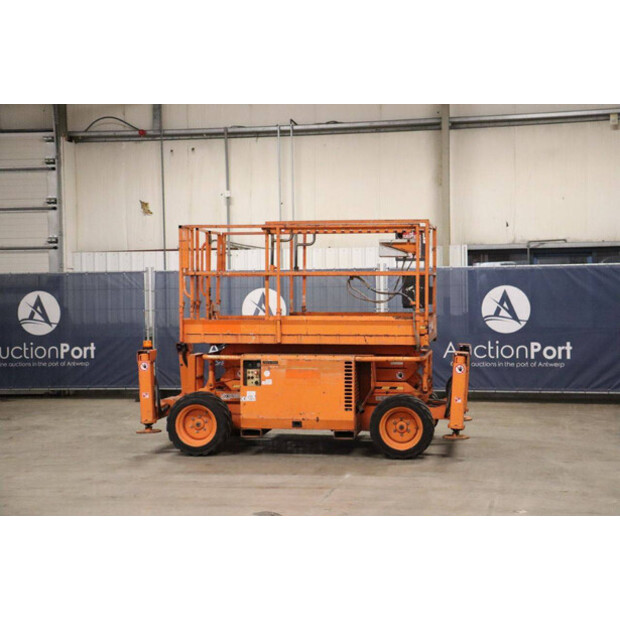 2015 SkyJack SJ6826RT-43758933