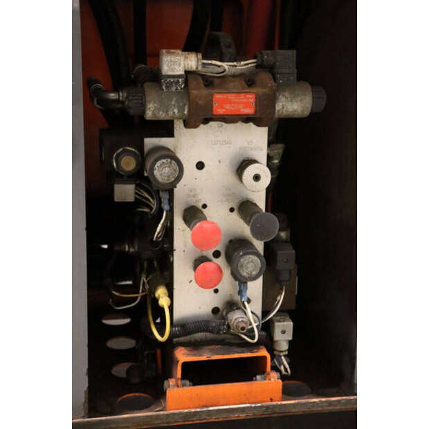 2015 SkyJack SJ6826RT-43758953