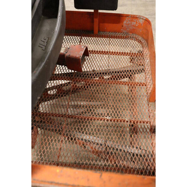 2006 جيه ال جي E300AJP-43759143