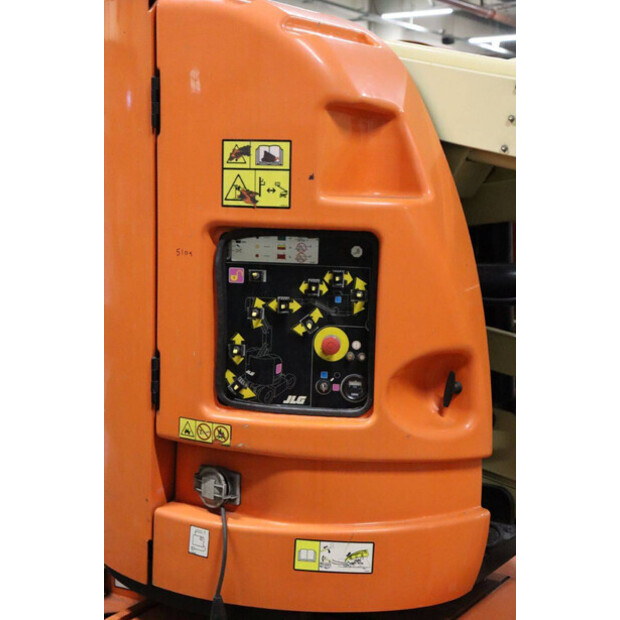 2006 جيه ال جي E300AJP-43759161