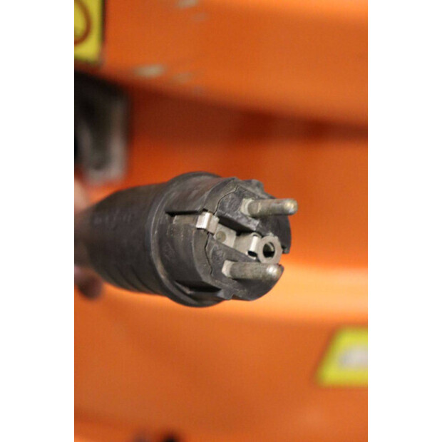 2006 جيه ال جي E300AJP-43759167