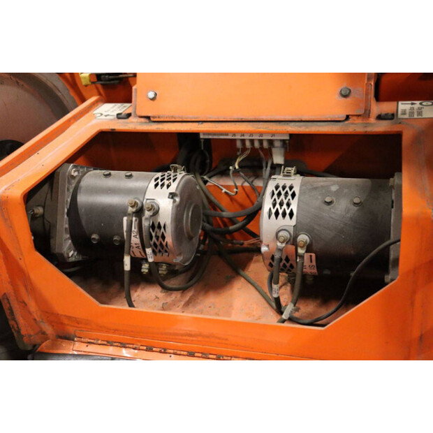 2006 جيه ال جي E300AJP-43759173