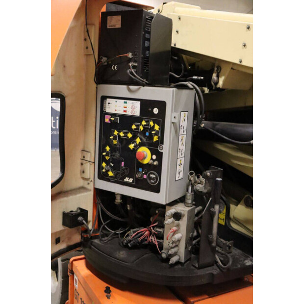 2006 جيه ال جي E300AJP-43759179