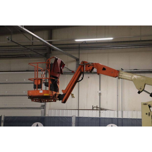 2006 جيه ال جي E300AJP-43759189