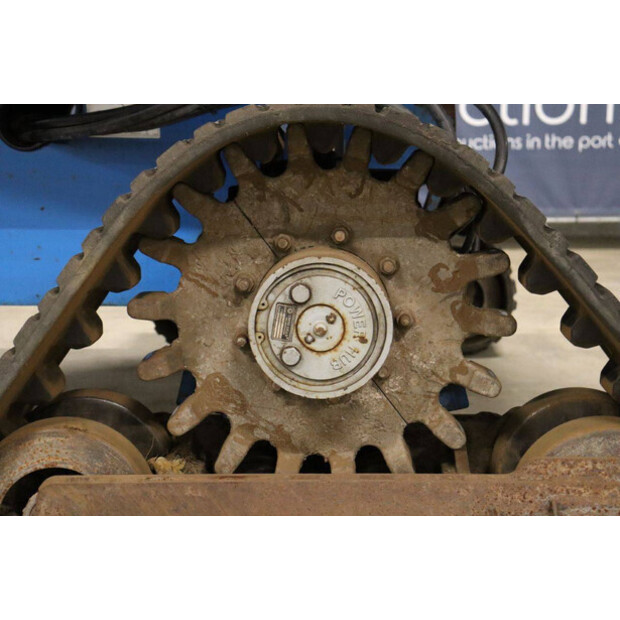 2014 جيني S-45-43759391