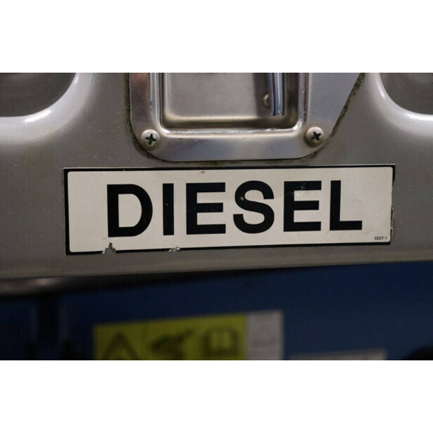 2014 جيني S-45-43759401