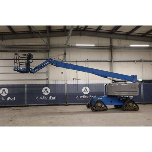 2014 جيني S-45-43759405