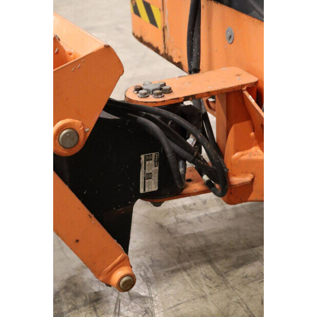 2011 JLG E400AJPN-43759460