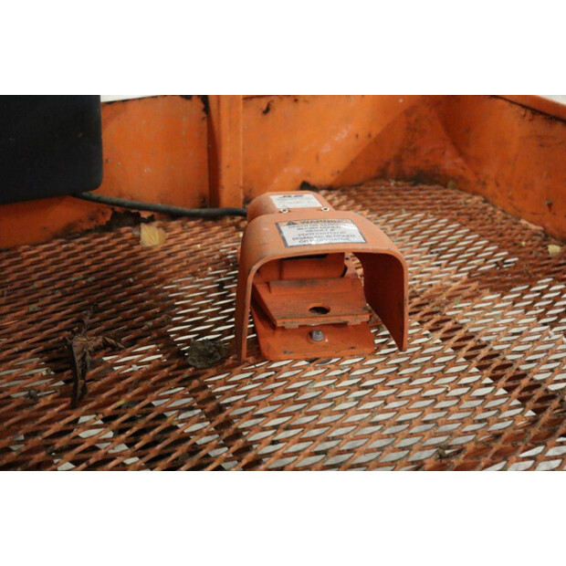 2011 JLG E400AJPN-43759467