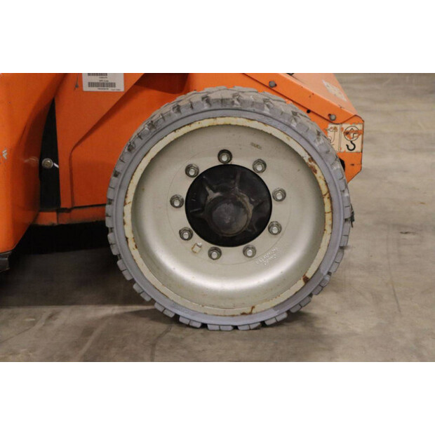 2011 JLG E400AJPN-43759472