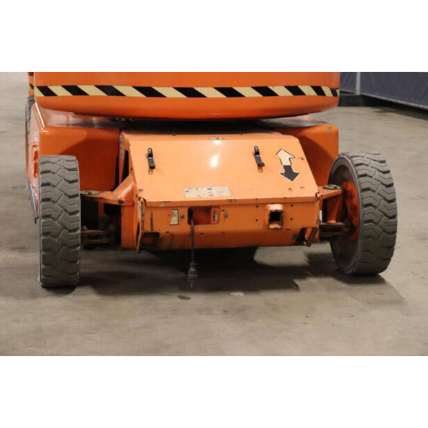 2011 JLG E400AJPN-43759474