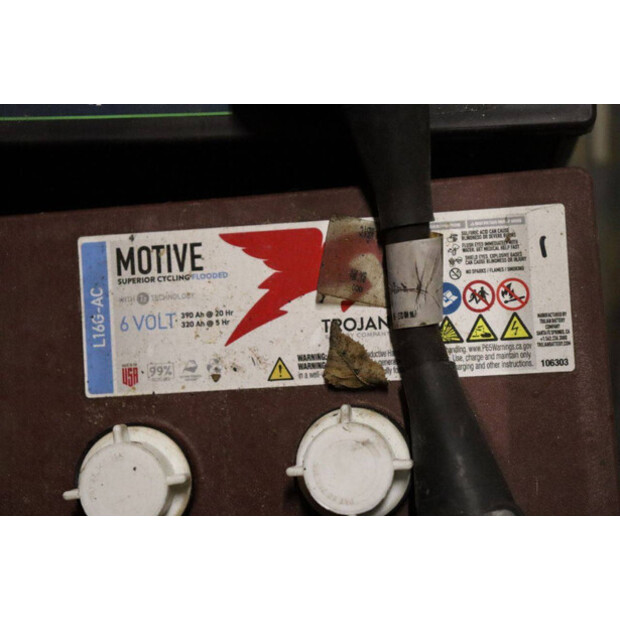 2011 JLG E400AJPN-43759478