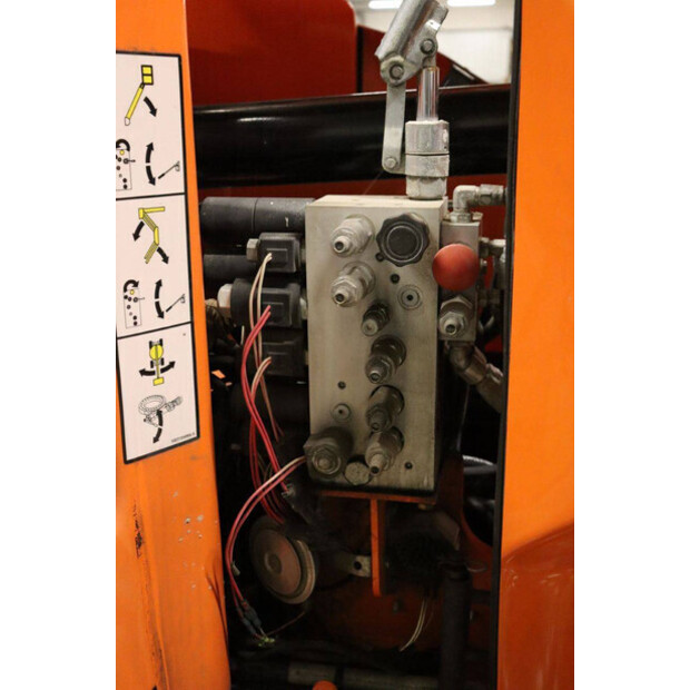 2011 JLG E400AJPN-43759479