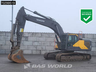 صورة ل حفارات 2017 فولفو EC300EL