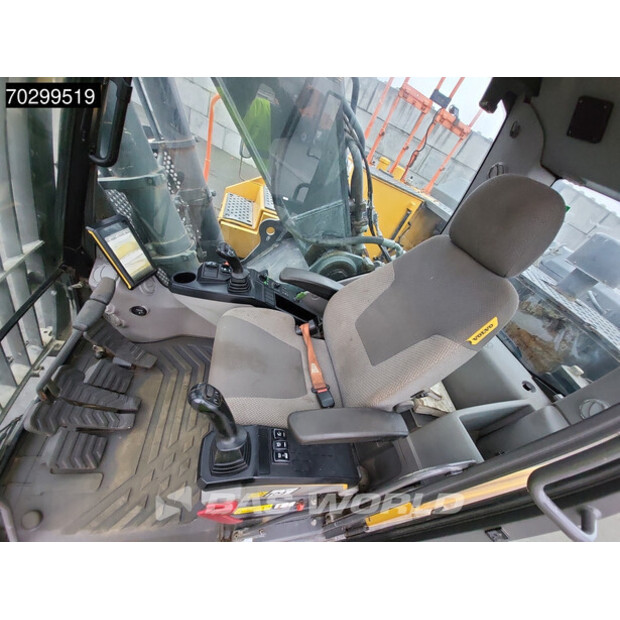 2017 Volvo EC300EL-43760054