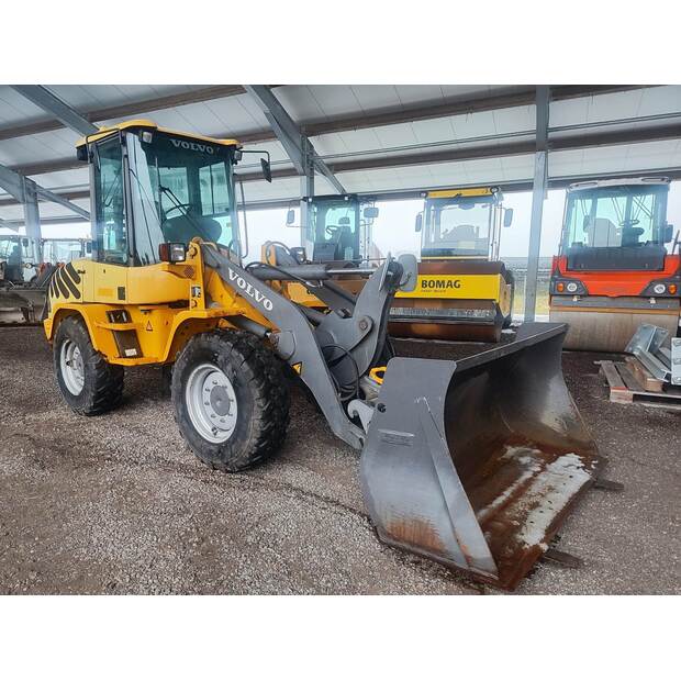 1999 فولفو L30Z-43768615