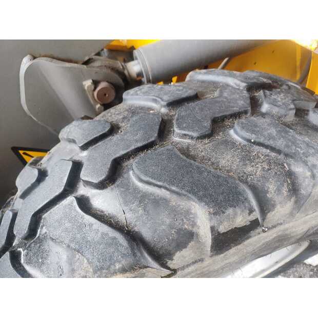 1999 فولفو L30Z-43768620