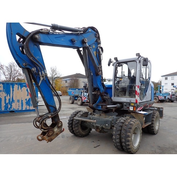 2017 واكر نيوسون EW100-43768737