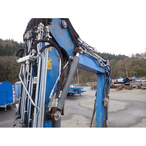 2017 واكر نيوسون EW100-43768742