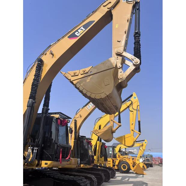2024 Caterpillar 349D2L-43775046