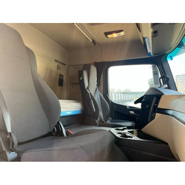 2025 Mercedes-Benz Actros 4048S-43776496