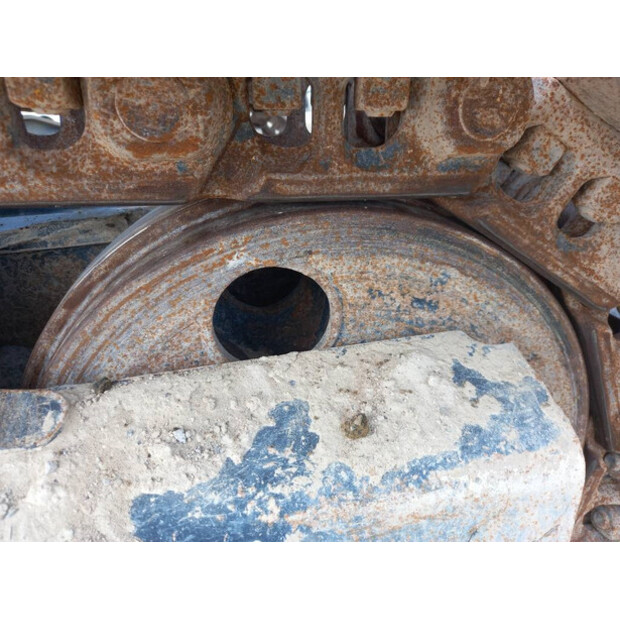 2021 Hitachi ZX220LC-43776525