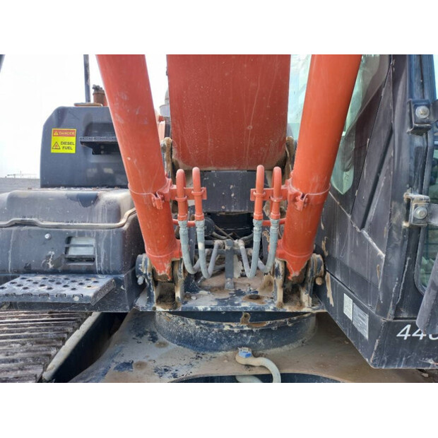 2021 Hitachi ZX220LC-43776534